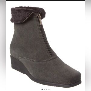New La Canadienne
Emerson Suede Boot - size 7.5